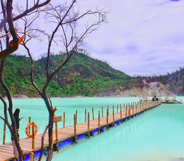 Paket wisata domestik